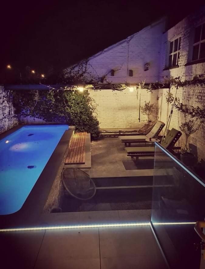 Karaktervolle Woning Met Zwembad Te Ronse 빌라 외부 사진